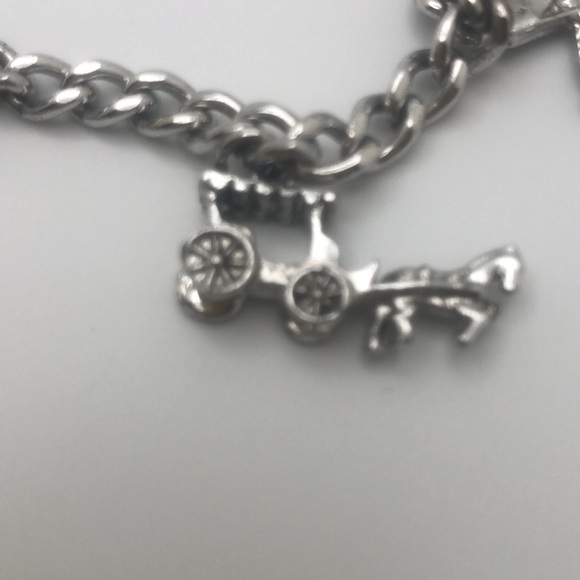 VTG Charm Bracelet With 6 Transportation Theme Charms. Silver Toned Metal - Picture 6 of 12